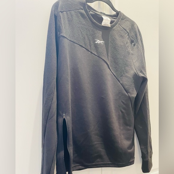 NEW - Reebok Long Sleeve Top with side zipper - Picture 6 of 6